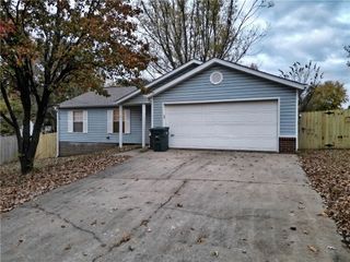 1654 N Timberline Drive, Fayetteville, AR 72704