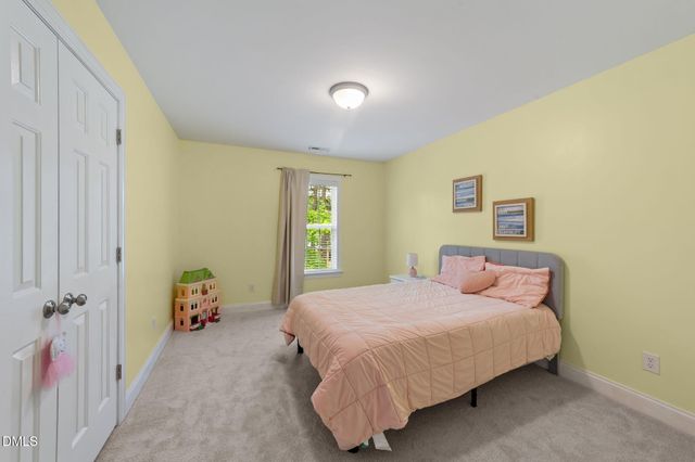 669 Kintyre Drive, Clayton, NC 27520