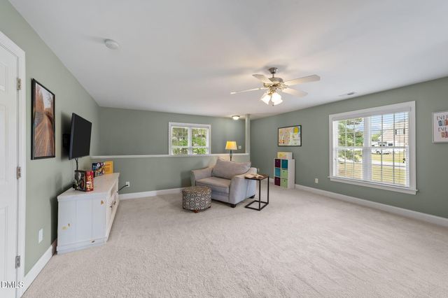 669 Kintyre Drive, Clayton, NC 27520