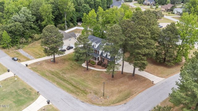 669 Kintyre Drive, Clayton, NC 27520