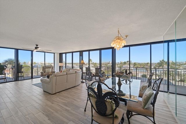 7650 BAYSHORE DRIVE 406, Treasure Island, FL 33706