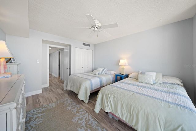 7650 BAYSHORE DRIVE 406, Treasure Island, FL 33706