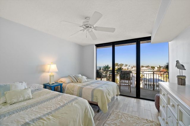 7650 BAYSHORE DRIVE 406, Treasure Island, FL 33706