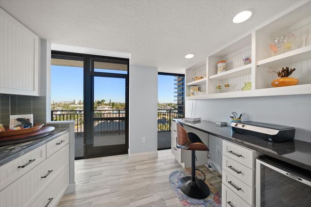 7650 BAYSHORE DRIVE 406, Treasure Island, FL 33706