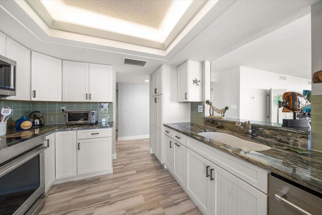 7650 BAYSHORE DRIVE 406, Treasure Island, FL 33706