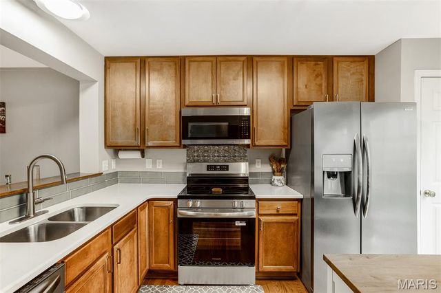 484 Summit Tree Court, Fenton, MO 63026