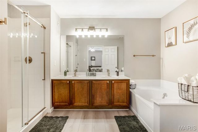 484 Summit Tree Court, Fenton, MO 63026