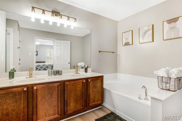 484 Summit Tree Court, Fenton, MO 63026