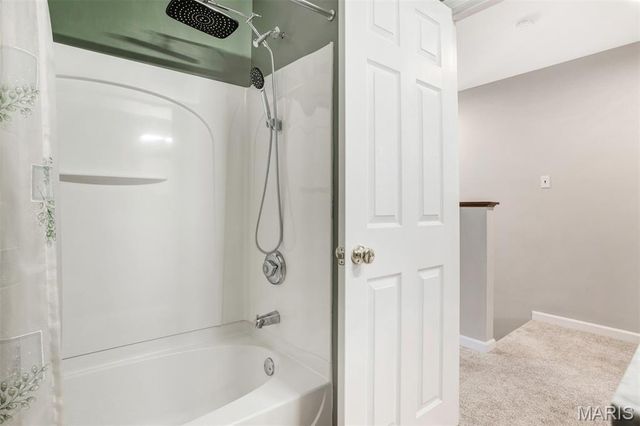 484 Summit Tree Court, Fenton, MO 63026