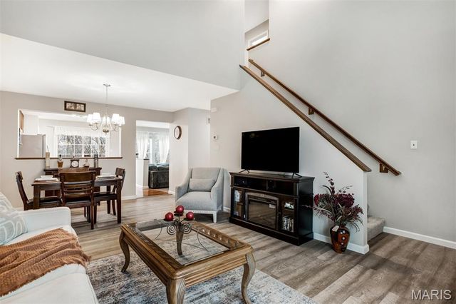 484 Summit Tree Court, Fenton, MO 63026