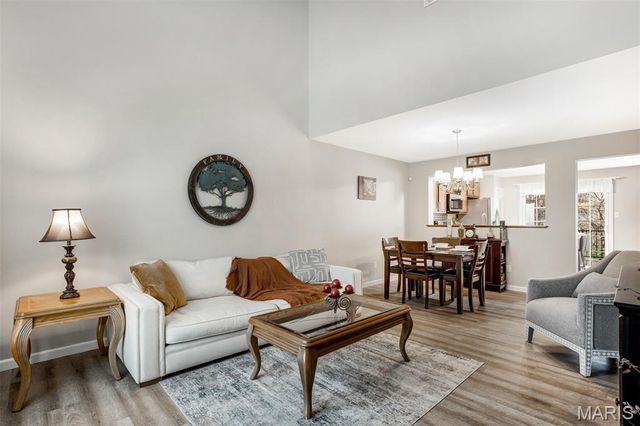 484 Summit Tree Court, Fenton, MO 63026