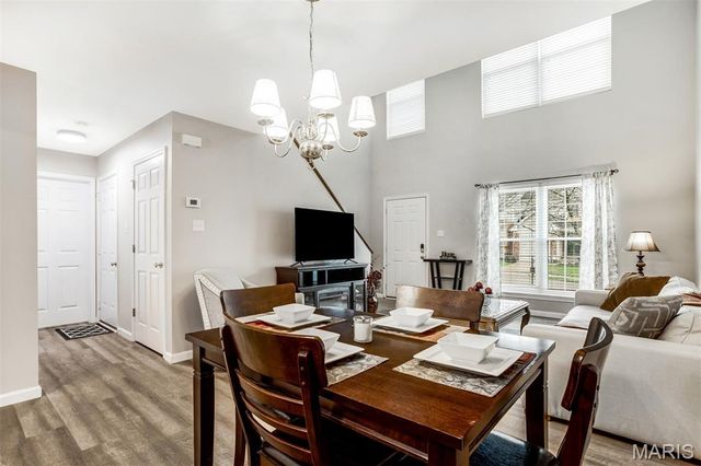 484 Summit Tree Court, Fenton, MO 63026