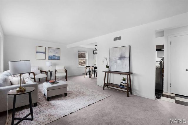 813 Chain Of Rocks Drive, St Louis, MO 63137