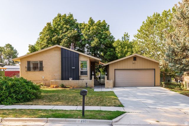 2325 W 5650 S, Roy, UT 84067