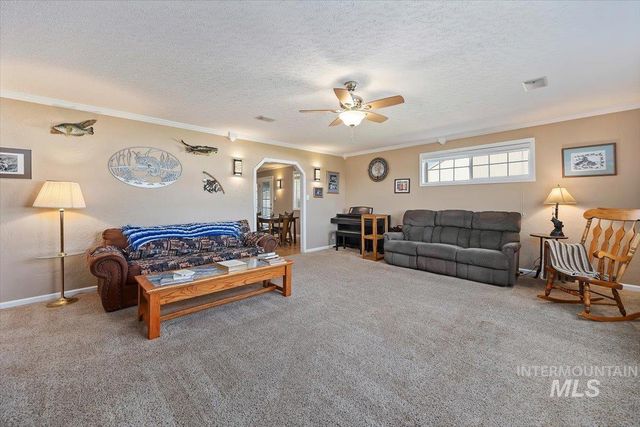 4004 N 2600 E., Twin Falls, ID 83301