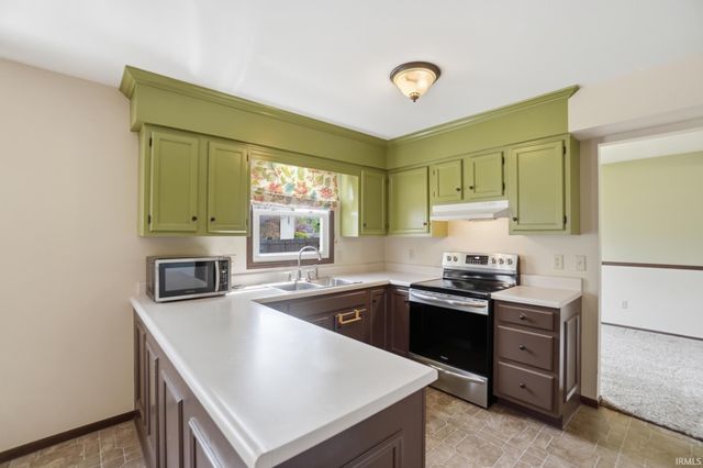 3921 Summersworth Run, Fort Wayne, IN 46804