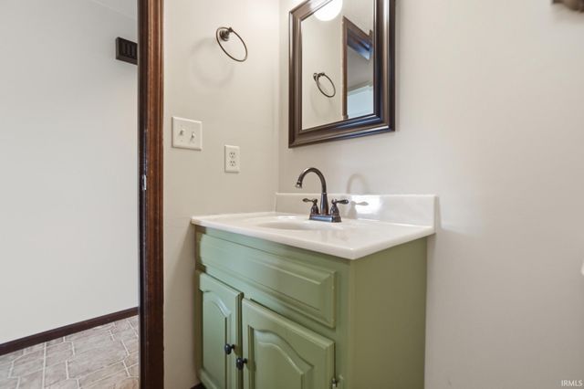 3921 Summersworth Run, Fort Wayne, IN 46804