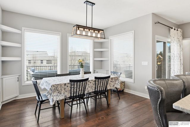 917 S 185th Street, Omaha, NE 68022