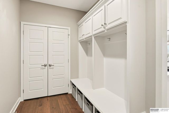 917 S 185th Street, Omaha, NE 68022