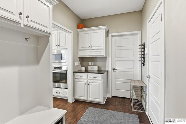 917 S 185th Street, Omaha, NE 68022