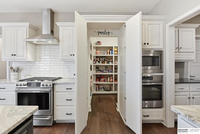 917 S 185th Street, Omaha, NE 68022