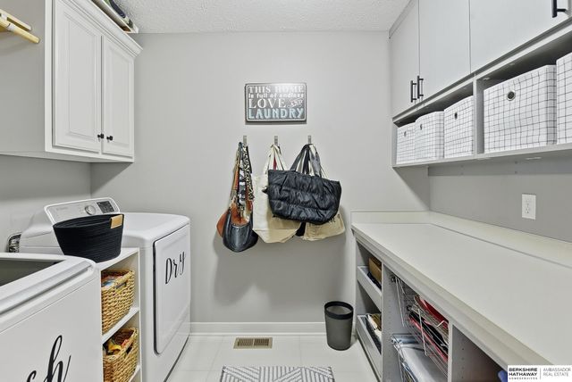 917 S 185th Street, Omaha, NE 68022