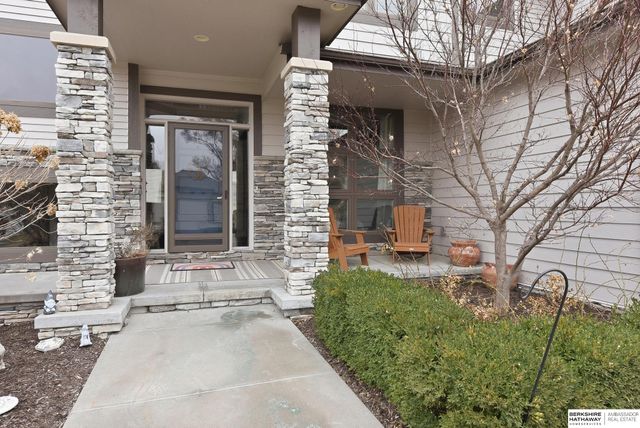 917 S 185th Street, Omaha, NE 68022