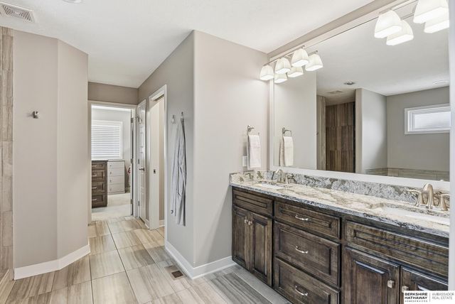 917 S 185th Street, Omaha, NE 68022