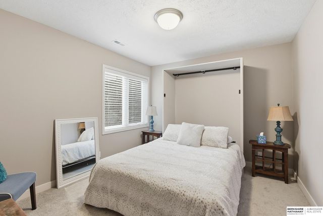 917 S 185th Street, Omaha, NE 68022