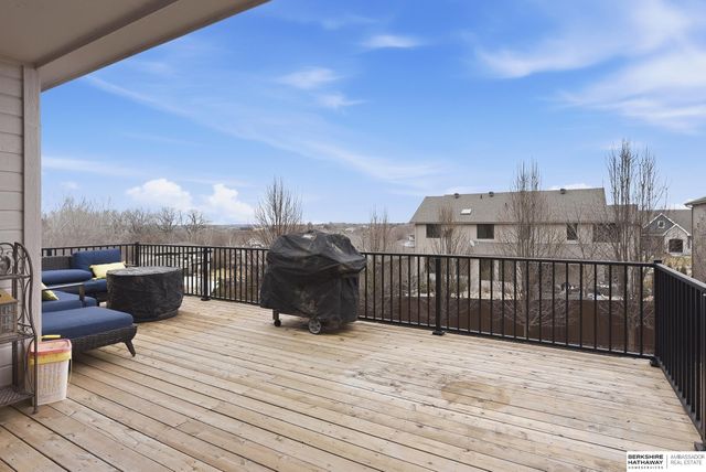 917 S 185th Street, Omaha, NE 68022