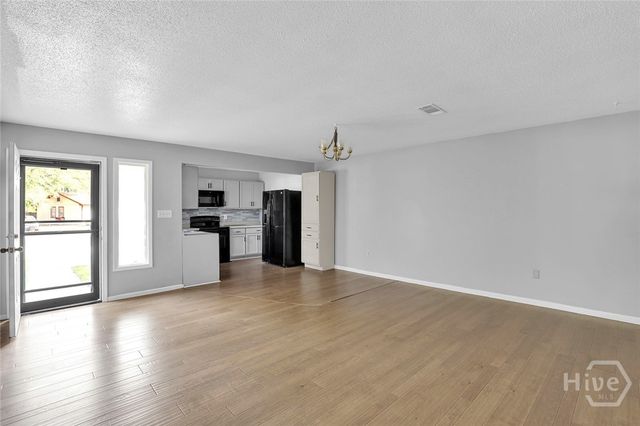 134 Cherokee Cir, Hinesville, GA 31313