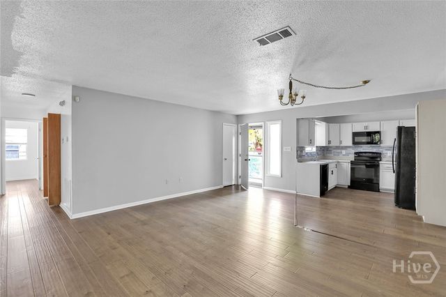 134 Cherokee Cir, Hinesville, GA 31313