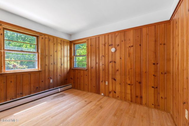 8 Oak Drive, Guilderland, NY 12203