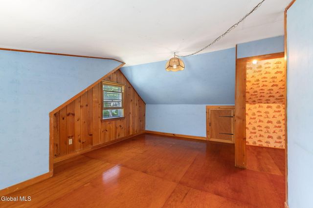8 Oak Drive, Guilderland, NY 12203