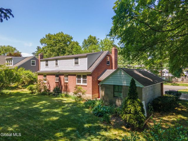 8 Oak Drive, Guilderland, NY 12203