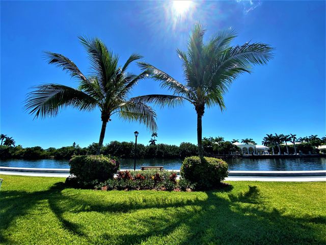21 COLONIAL CLUB Drive 303, Boynton Beach, FL 33435