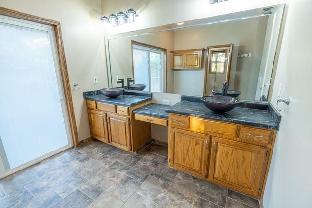 18200 E 191st Street, Pleasant Hill, MO 64080