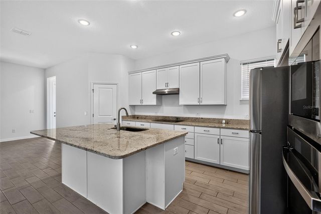 762 MIDDLETON STREET, Debary, FL 32713