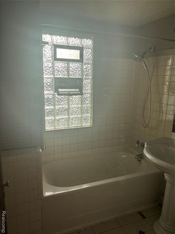 405 Newport Street, Detroit, MI 48215