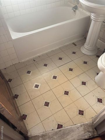 405 Newport Street, Detroit, MI 48215