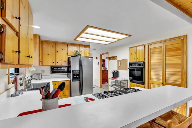 52402 Pine Ridge Road, Idyllwild, CA 92549