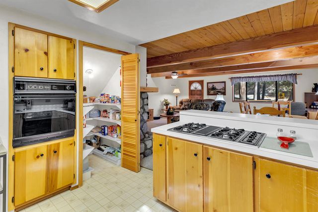 52402 Pine Ridge Road, Idyllwild, CA 92549