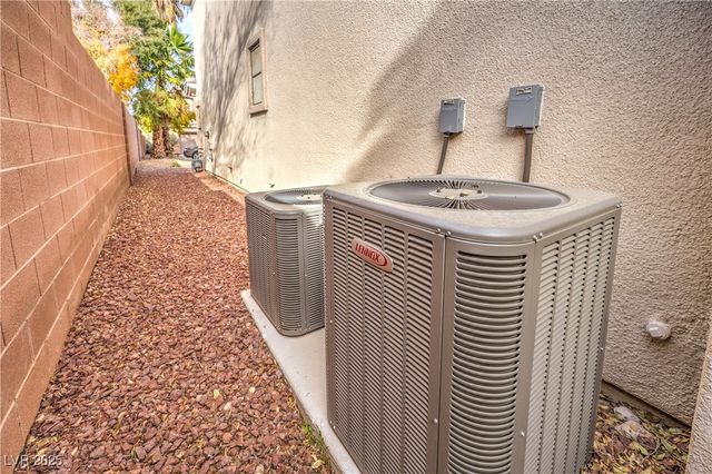 9147 Honey Maple Avenue, Las Vegas, NV 89148