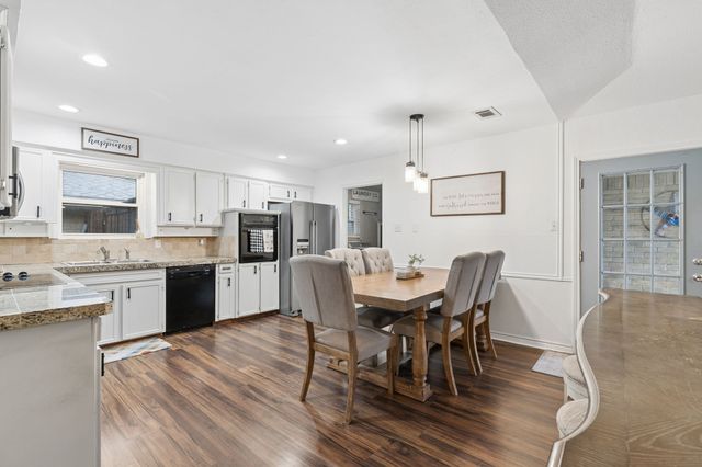 1673 Chisolm Trail, Lewisville, TX 75077