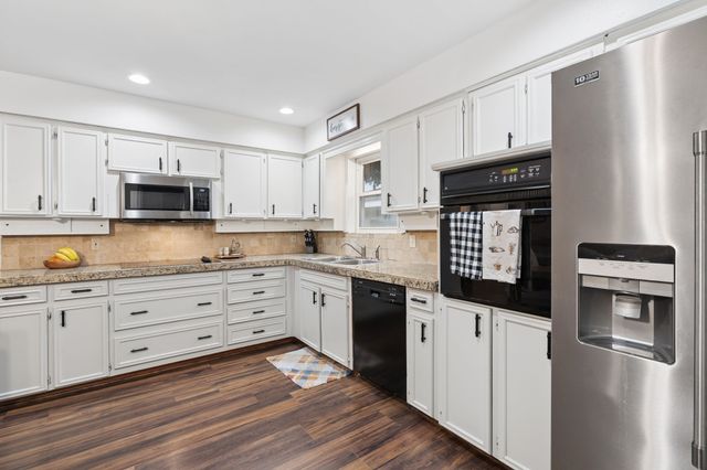 1673 Chisolm Trail, Lewisville, TX 75077