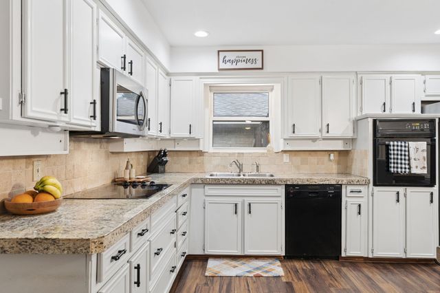 1673 Chisolm Trail, Lewisville, TX 75077