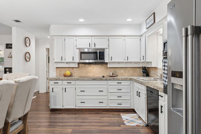 1673 Chisolm Trail, Lewisville, TX 75077