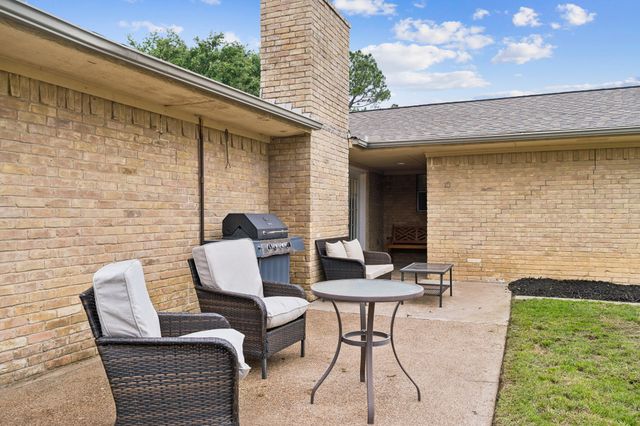 1673 Chisolm Trail, Lewisville, TX 75077