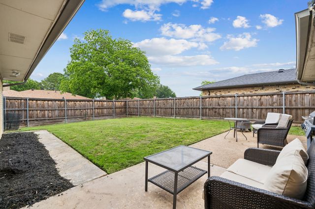 1673 Chisolm Trail, Lewisville, TX 75077