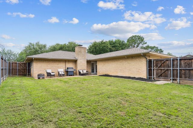 1673 Chisolm Trail, Lewisville, TX 75077